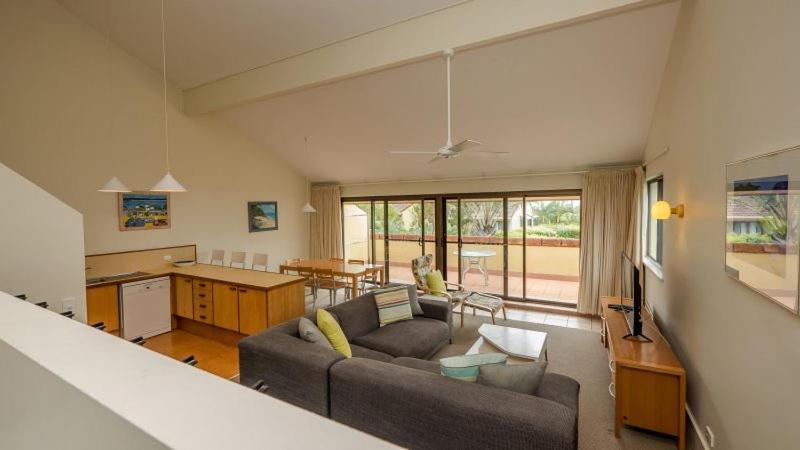 Peregian Court Resort Перегиан-Бич Экстерьер фото